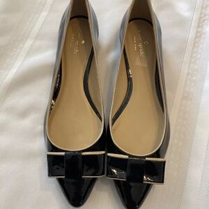 NIB Kate Spade New York Elise Black Patent w/Taupe Trim Pointed Toe Size 10